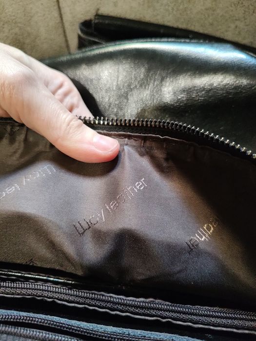 шоу leather/ рукзак/ Сумка нє велика жіноча  чорна  на ручці( розмір~