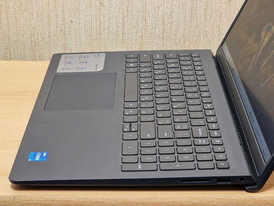 Сучасний ноутбук Dell Inspiron 3520 Intel Core i5-1235U RAM 16Gb SSD 256Gb IPS, (1920x1080) Full HD Батарея 10 годин. В ідеальному стані - як новий.