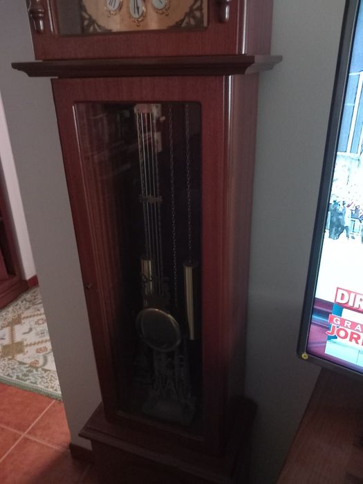 Relogio de pé  alto