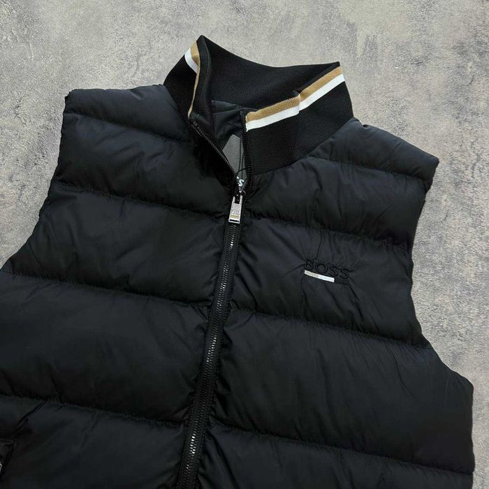 Чорна чоловіча зимова жилетка HUGO BOSS