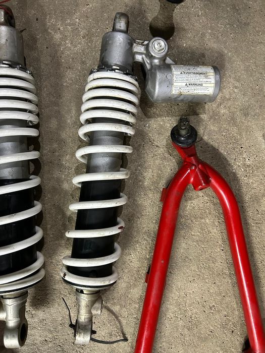 Triângulos + suspensão LTR 450