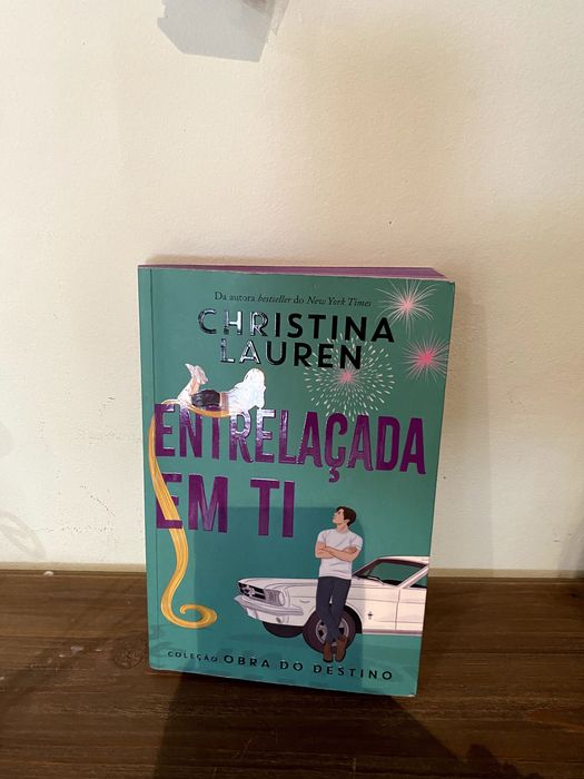 Entrelaçada em Ti – Livro romance de Christina Lauren