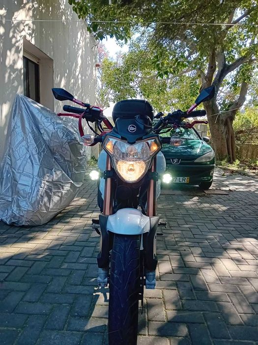 MOTO RKV 125 ANO 2012