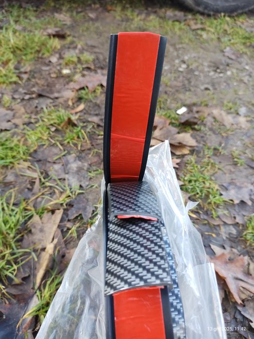 Karbon - nakładki do nadkola  w samochodzie  dla. 150 cm. szer . 3 , 5