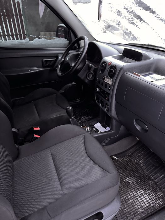 Продам пежо партнер