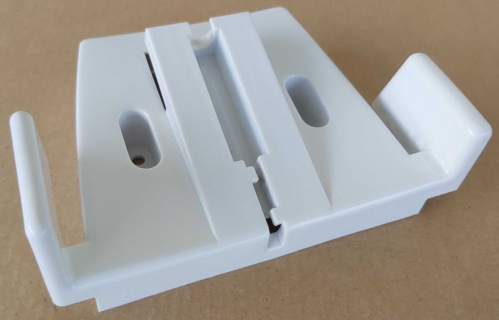 Stojak Wieszak Uchwyt do Odkurzacza Samochodowego CLATRONIC 828 Nowy