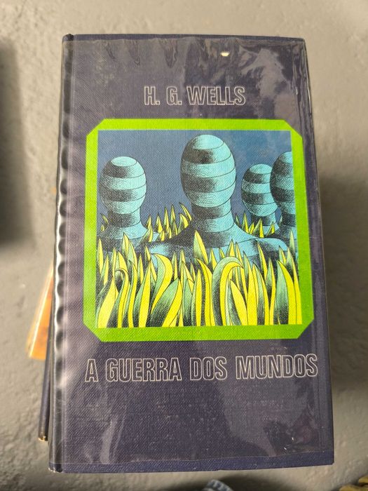 A Guerra dos Mundos H. G. Wells Clássico Ficção Científica Capa Dura