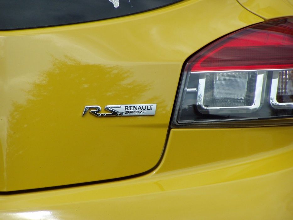 Emblemas Seat e Renault e Opel