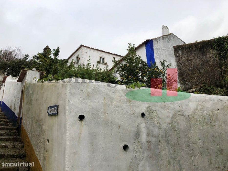 Terreno urbano dentro da muralha do Castelo de Óbidos***RIOMAGIC***