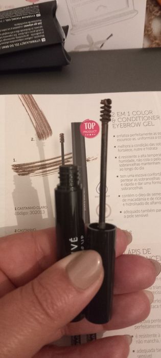 Gel de cor para sobrancelhas