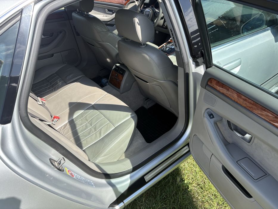 Audi A8 4.2 MPI Quattro