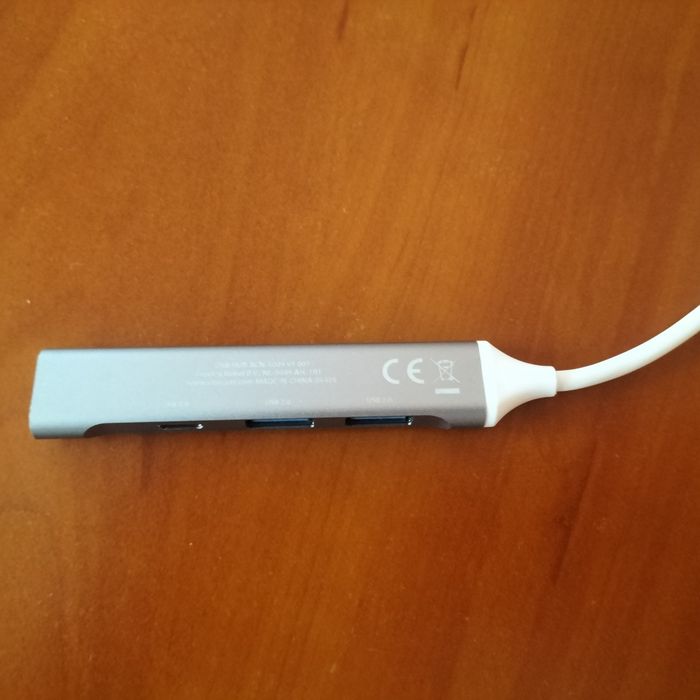 Sprzedaję przełącznik typu c i USB