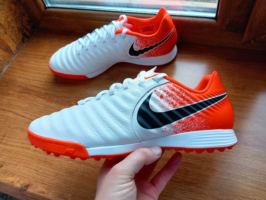 Сороконожки 41 / 42 Nike. Шкіряні. (копочки / кросівки)