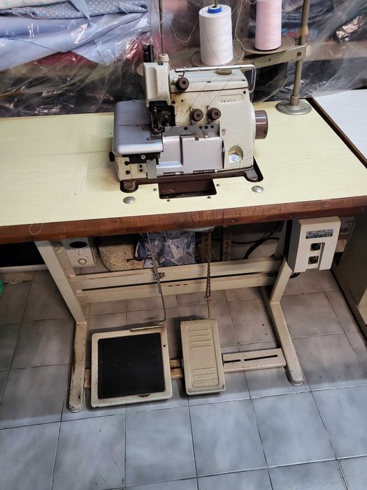 Máquina costura industrial