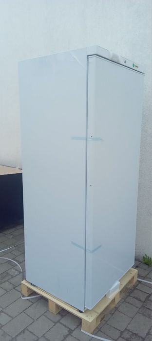 Шафа холодильна 500 л HURAKAN HKN-RCS510V холодильник