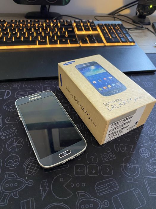 Samsung Galaxy S4 mini + Caixa