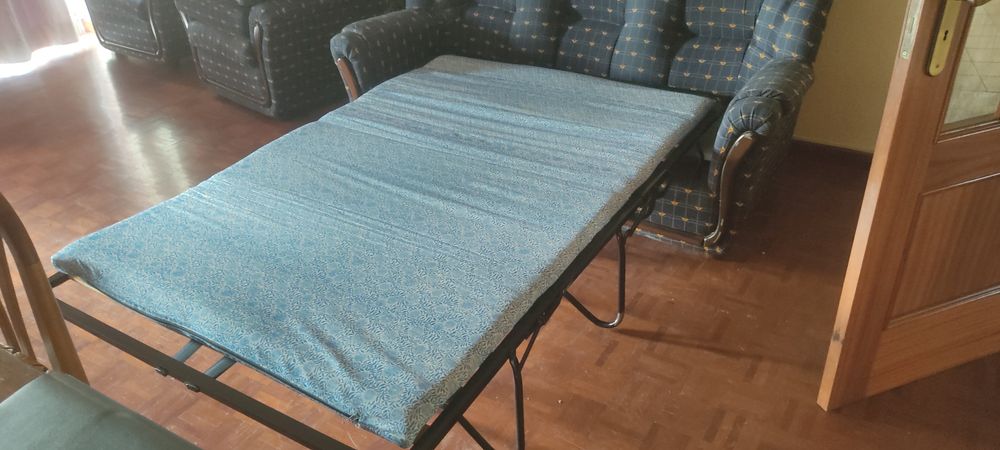 Vendo sofá Cama com colchão