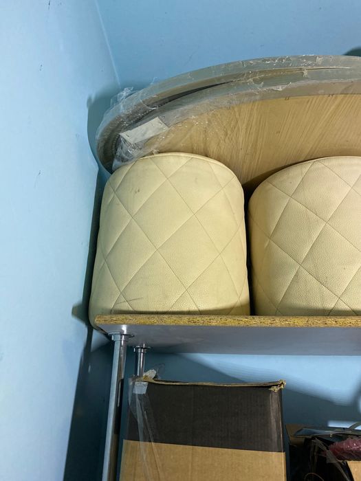 Колонки,міксер,система караоке,мікрофони та ін.