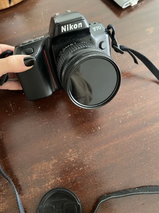 Máquina fotográfica Nikon F70