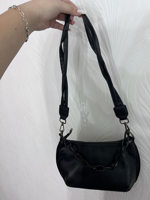 сумочка жіноча чорна