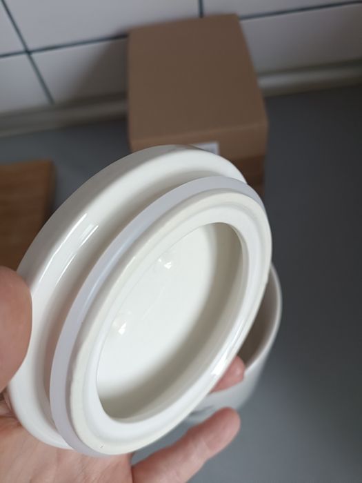 Ceramiczny pojemnik na karmę dla zwierzaka