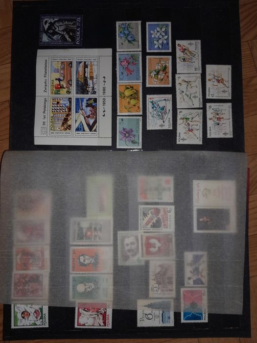 Klaser z  znaczkami- Prl