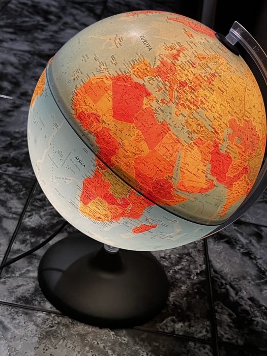 Candeeiro em forma de globo