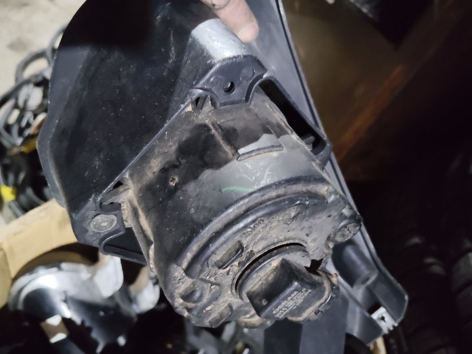 Farol nevoeiro Citroën Berlingo do lado esquerdo do ano 2008