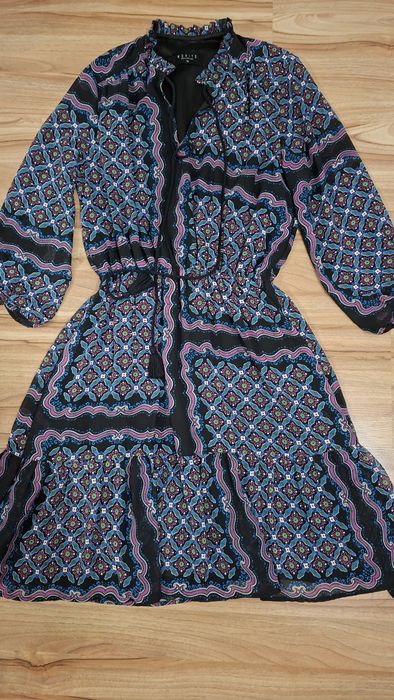 Sukienka z rekawem 3/4