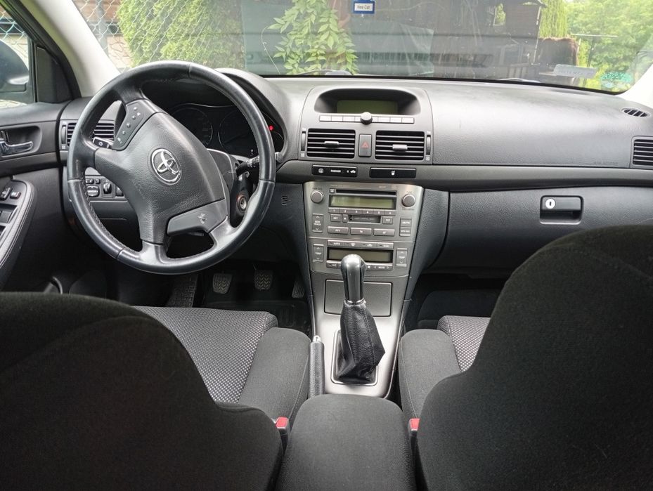 Toyota Avensis 2004 r.