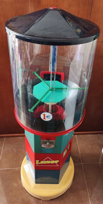 Máquina vending distribuidora de bolas de 90/93/96/100mm usada luxor