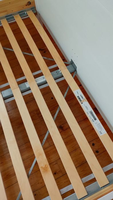 Cama de madeira de 1.60