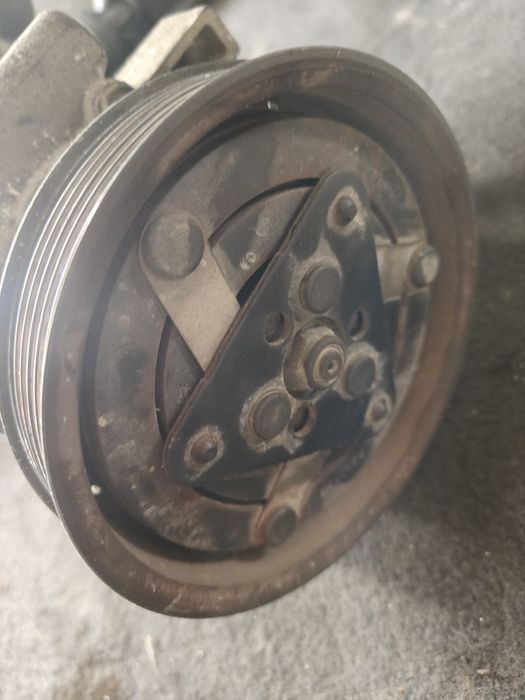 Sprężarka klimatyzacji kompresor renault Clio 3 1,4 benzyna laguna