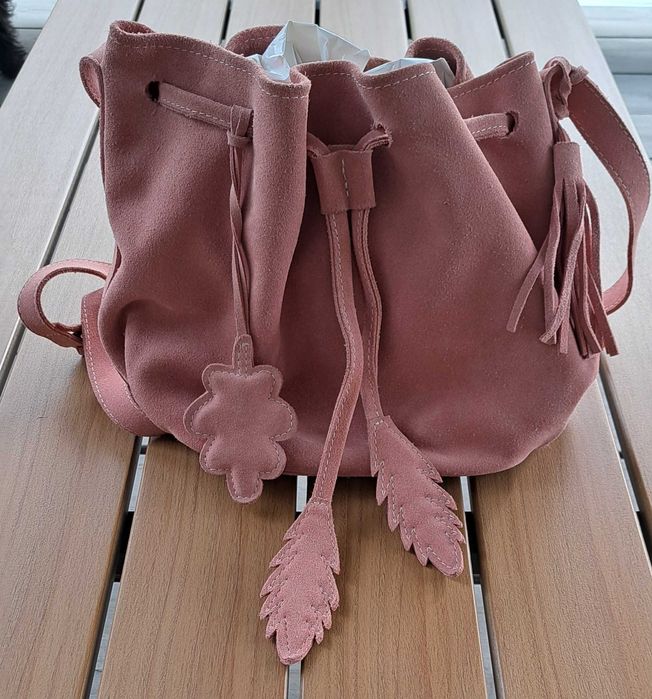 Zuzia Górska Little Bucket Feathers Bag Warm Pink Suede, worek
