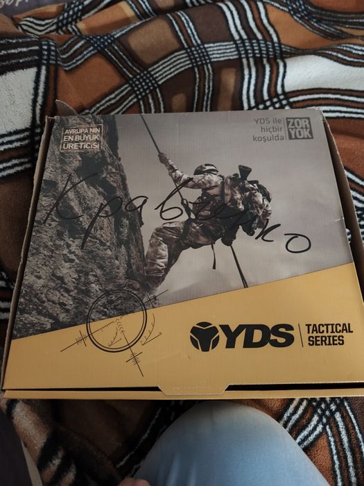 Продам берці нові