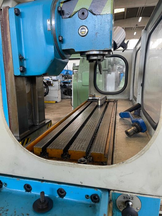 Fresadora Universal FU251