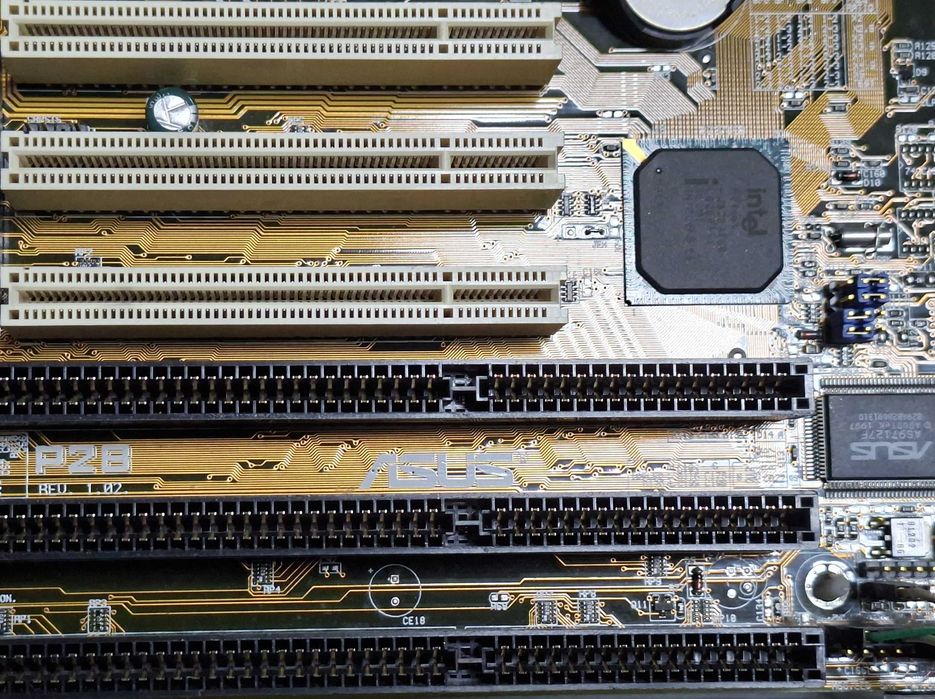 Motherboard  / Board Asus P2B - vintage