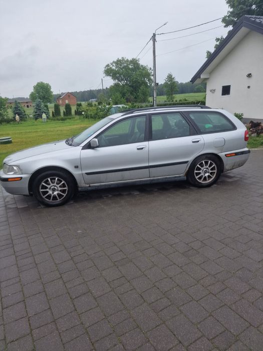 Volvo v 40, 2002 rok