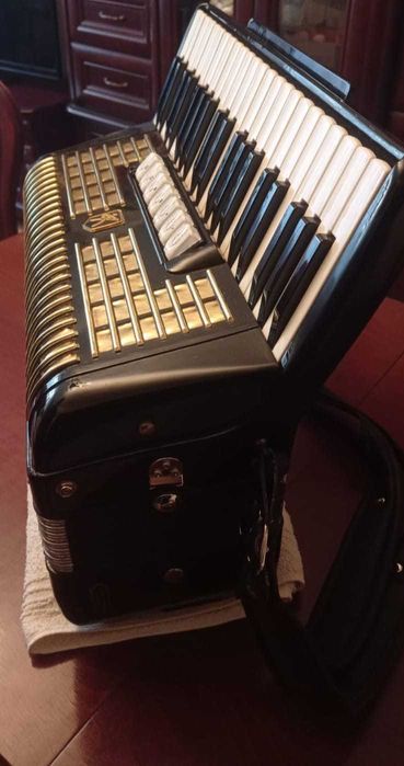 Akordeon 120 basów Verdi III N Hohner