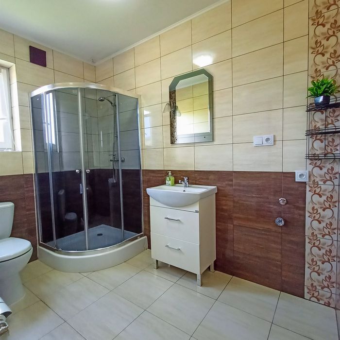 Duży domek z altanką nieopodal jezio, Pieninyra ,PIENINY,góry