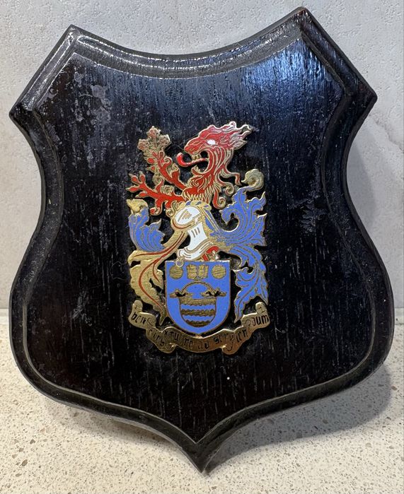Interessante placa com emblema heráldico esmaltada
