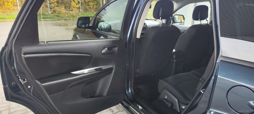 Продам авто Dodge Journey