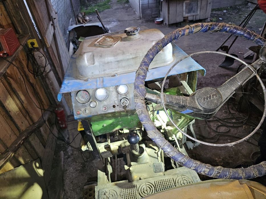 Трактор для сільськогосподарських робіт