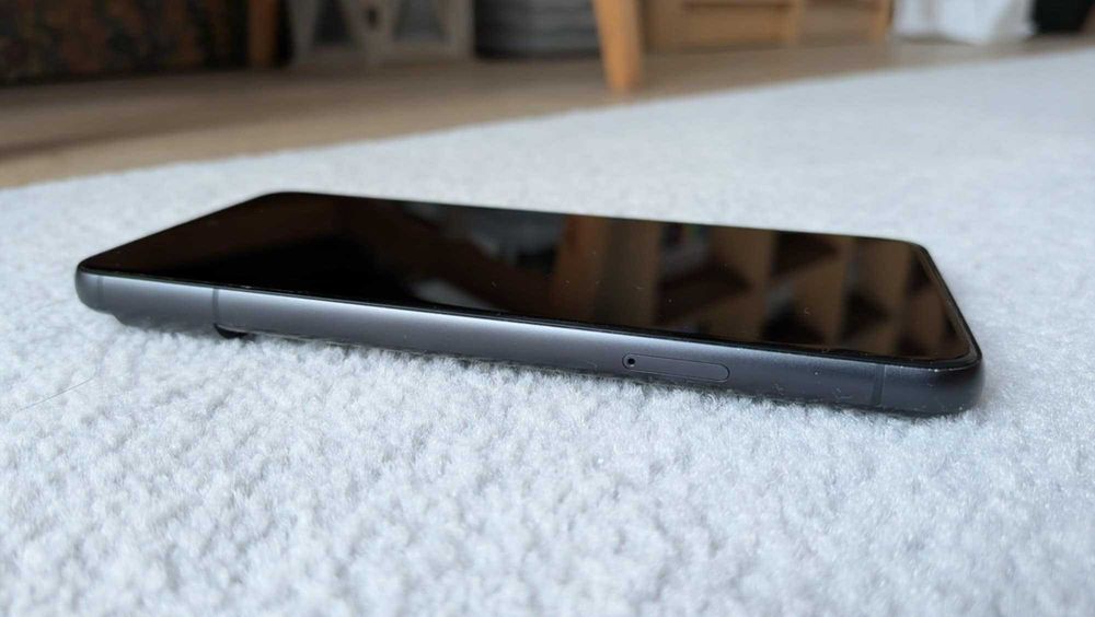 Telefon Smartfon Google Pixel 8 5G Obsidian czarny 8/128 GB gw.XI.2027