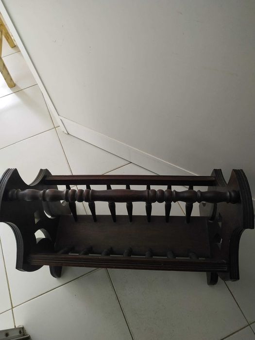 Revisteiro de Madeira