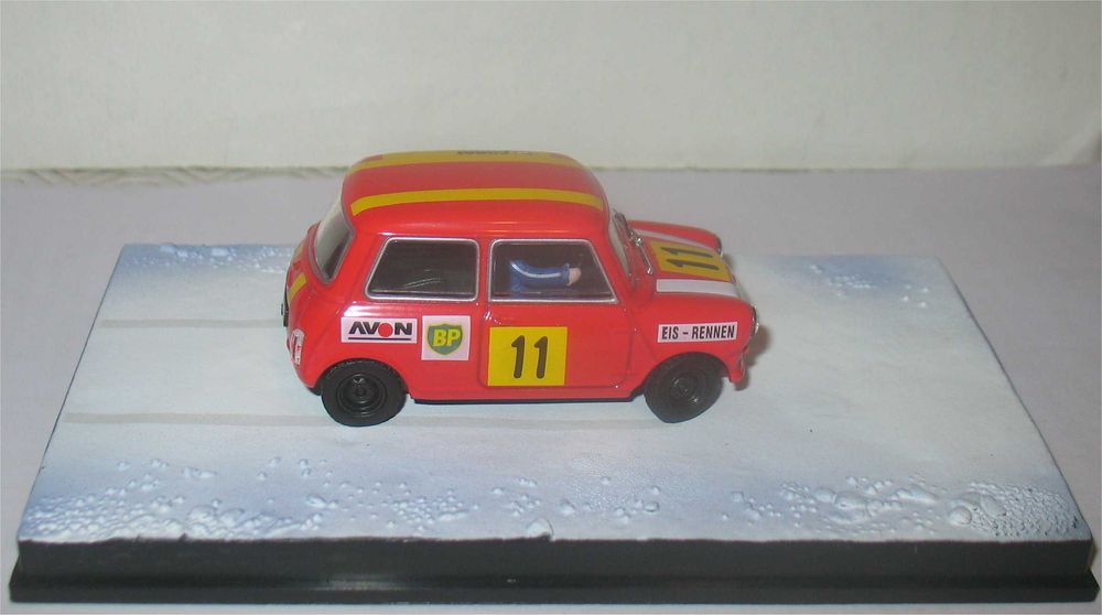 Fabri/UH - Austin Mini - 007 - On Her Majesty's Secret Service