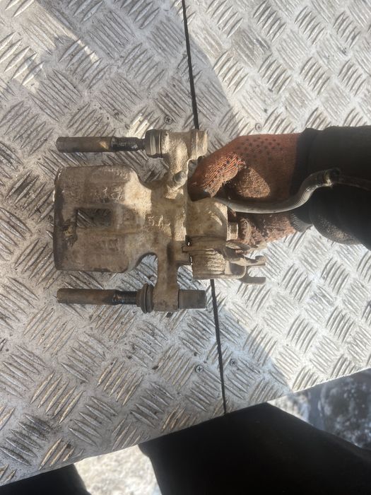 Суппорт задний мазда 626 год 86 mazda gc