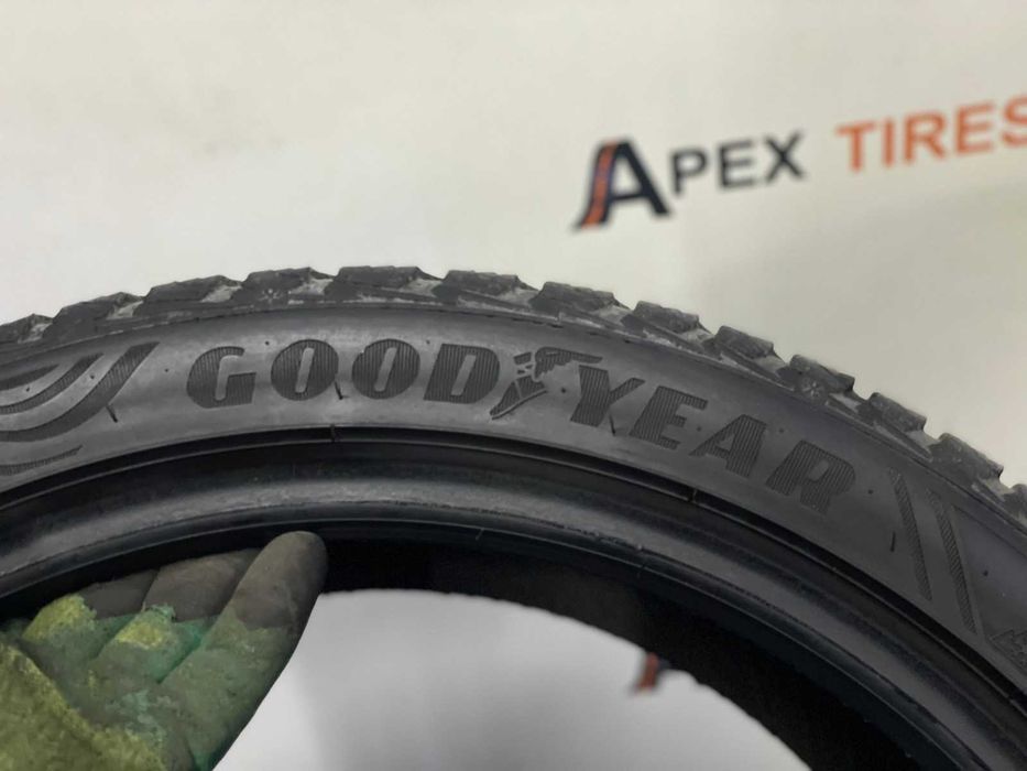 Продам пару всесезонних шин GoodYear 225/40 R18 225*40 R18 20001847