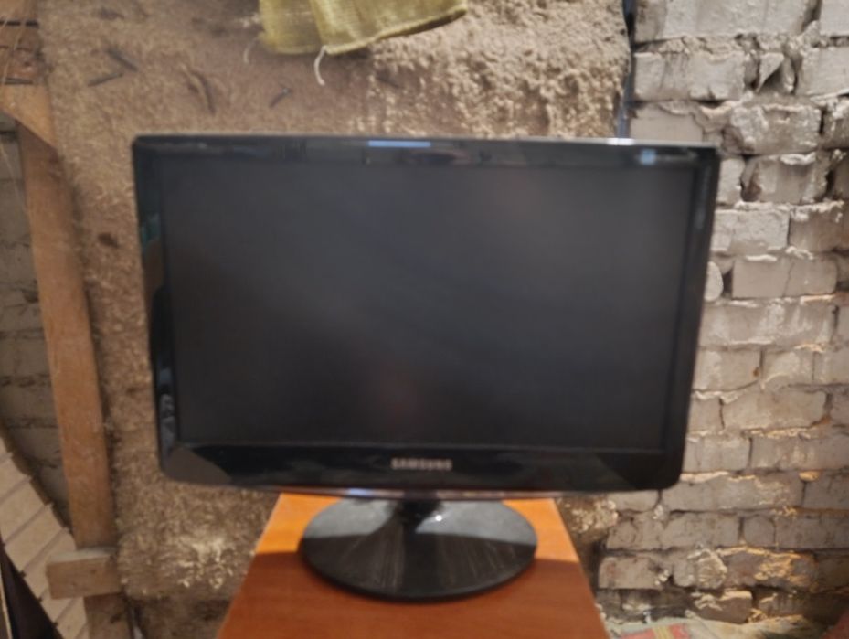 Samsung b1930n ekran