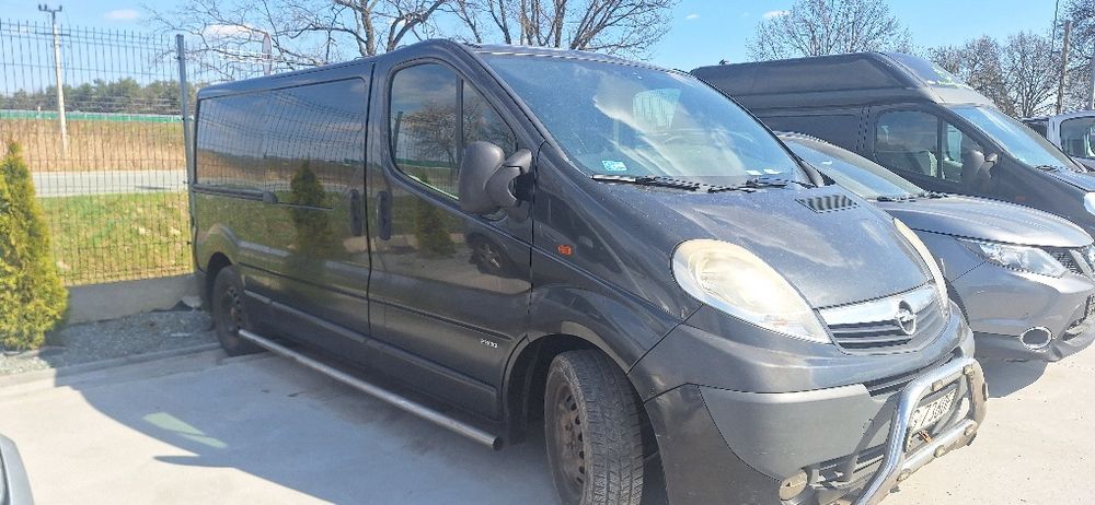 Cały Opel Vivaro na części 2.5 CDTI osobowy